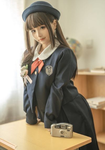 老师洗澡让我吃她奶的视频_蓝光高清完整版