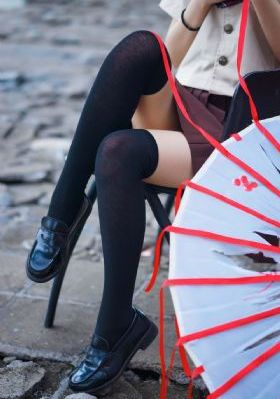 他会议室在桌下含着B_高清电影在线看
